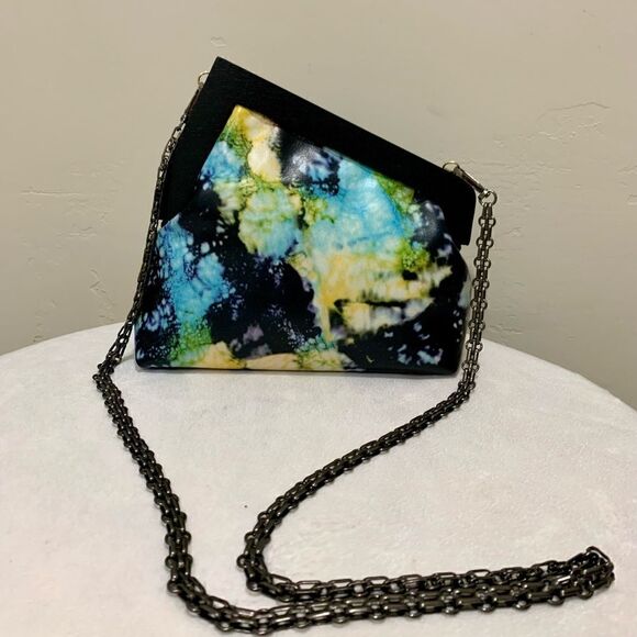 Handmade Genuine Premium Leather Tie-dye Printed Wooden Frame Bag with 2 Chains - Picture 2 of 16